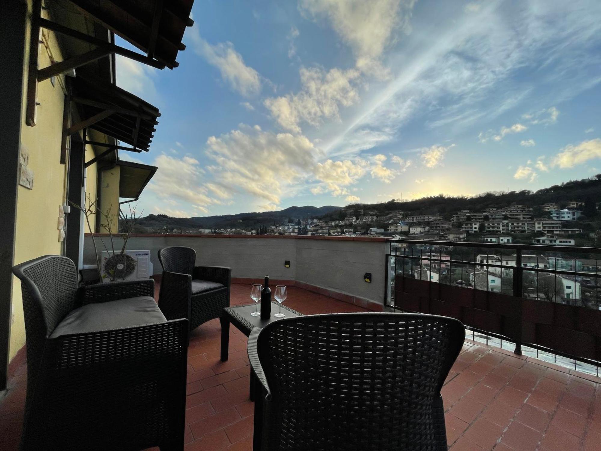 Sesto Piano Apartment Incisa in Val d'Arno Luaran gambar